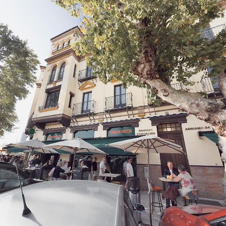 Monkeys Apartments Adriano & Terrace Sevilla Bagian luar foto
