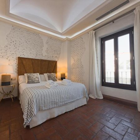 Monkeys Apartments Adriano & Terrace Sevilla Bagian luar foto
