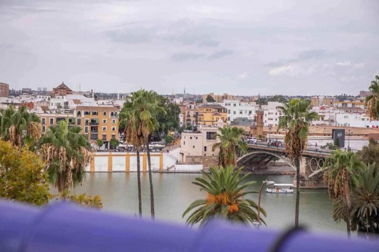 Monkeys Apartments Adriano & Terrace Sevilla Bagian luar foto