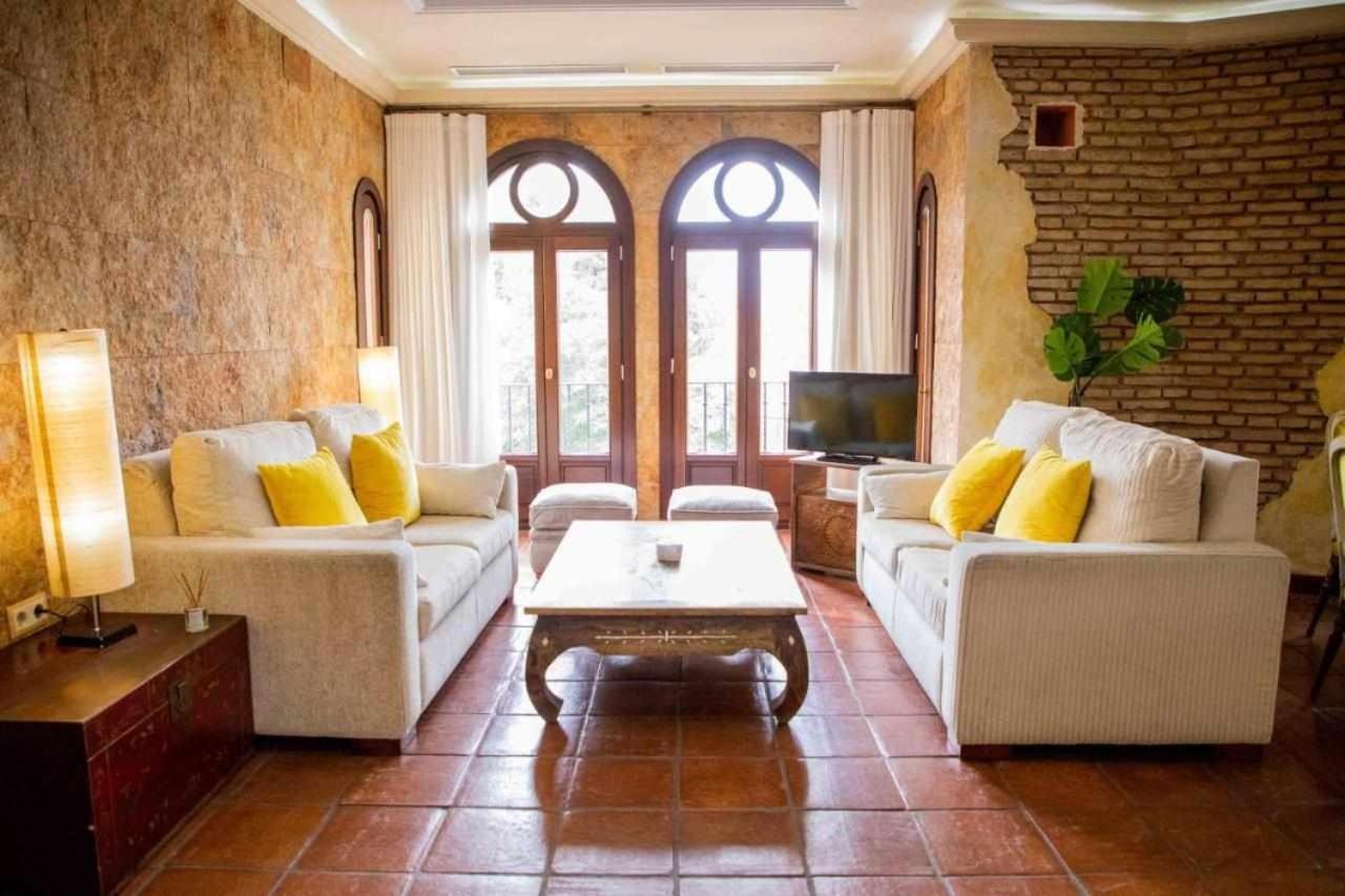 Monkeys Apartments Adriano & Terrace Sevilla Bagian luar foto