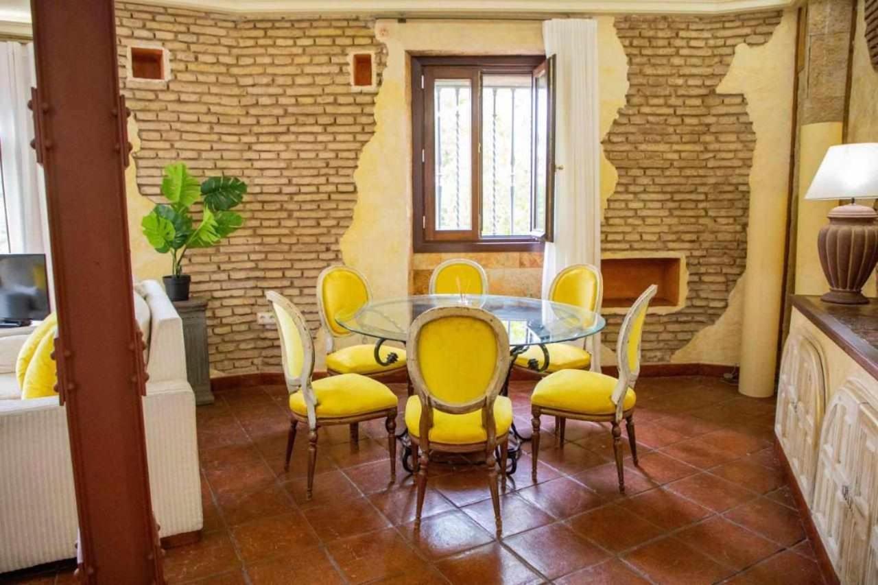 Monkeys Apartments Adriano & Terrace Sevilla Bagian luar foto