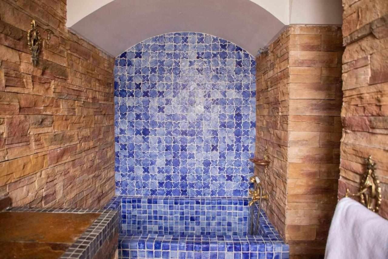 Monkeys Apartments Adriano & Terrace Sevilla Bagian luar foto