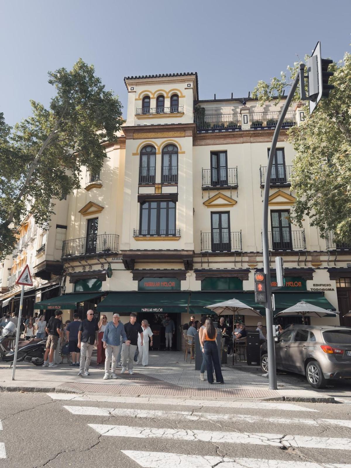 Monkeys Apartments Adriano & Terrace Sevilla Bagian luar foto