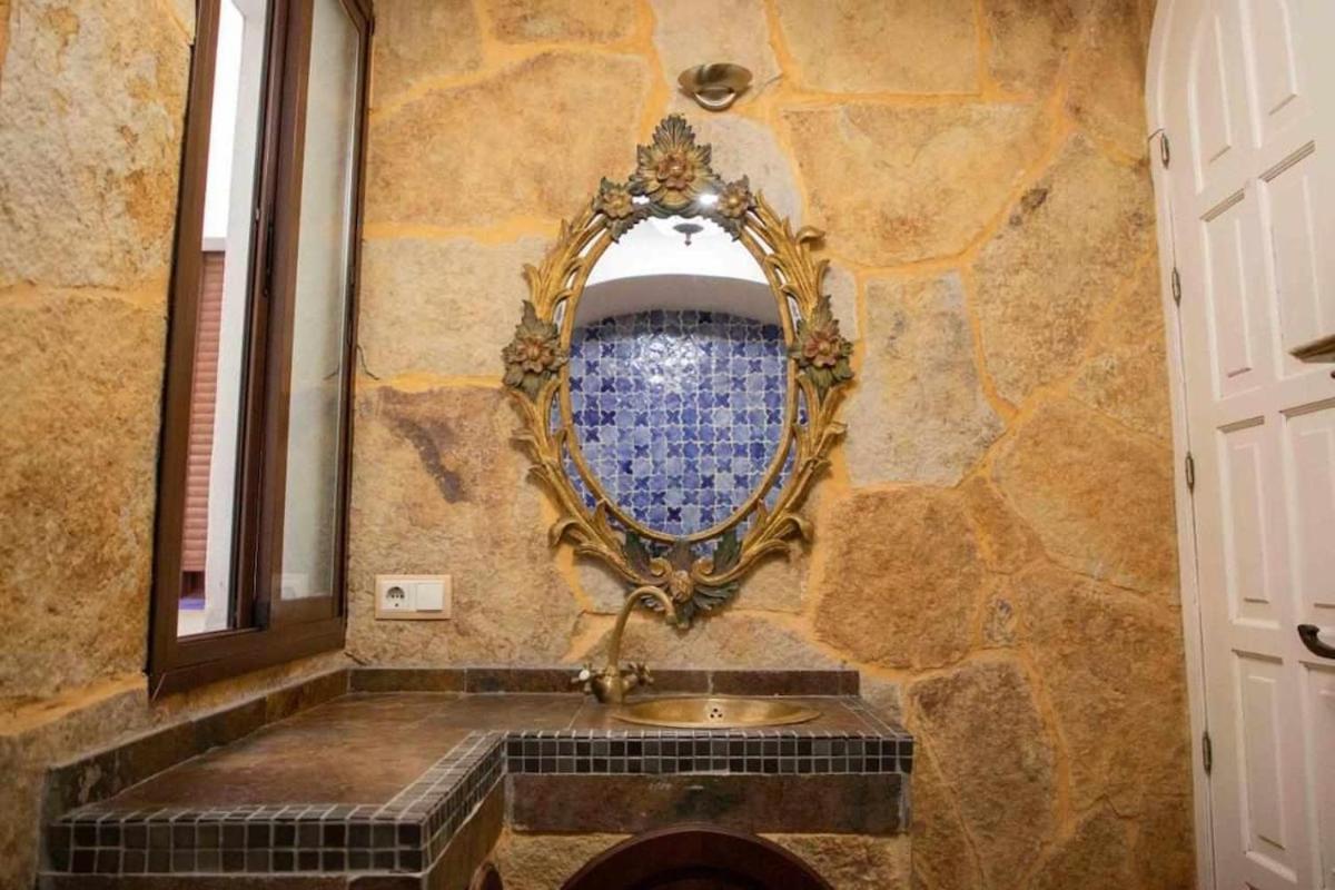 Monkeys Apartments Adriano & Terrace Sevilla Bagian luar foto