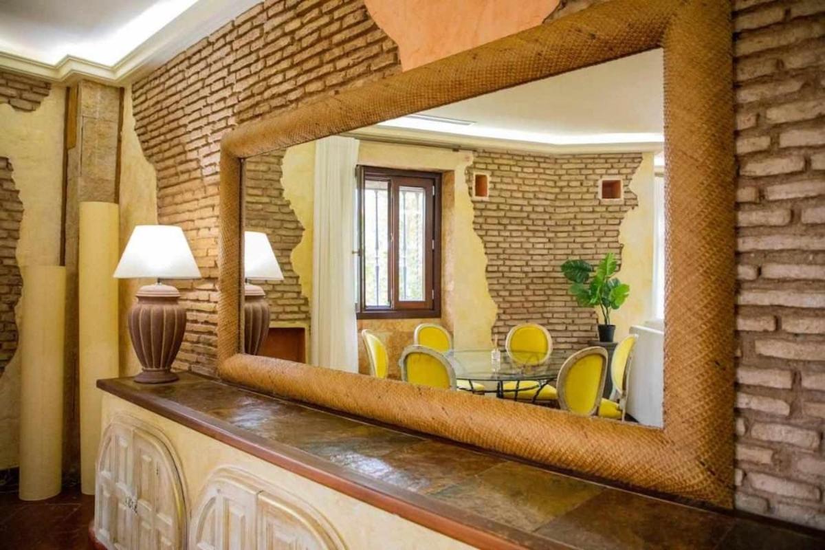 Monkeys Apartments Adriano & Terrace Sevilla Bagian luar foto